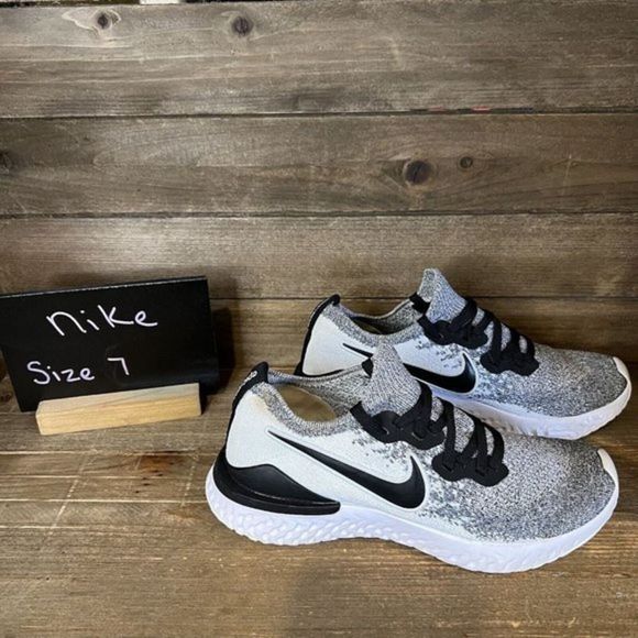Womens Nike Epic‎ React Flyknit 2 Pure White Platinum Running Shoes Size 7 M GUC - Picture 1 of 8
